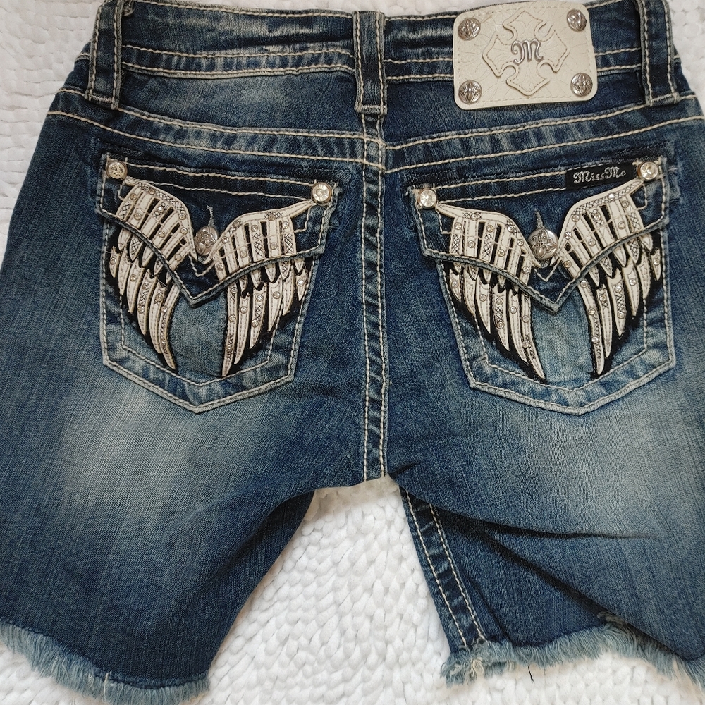 Ladies miss me mid-rise mid shorts size 27 in great condition never wore